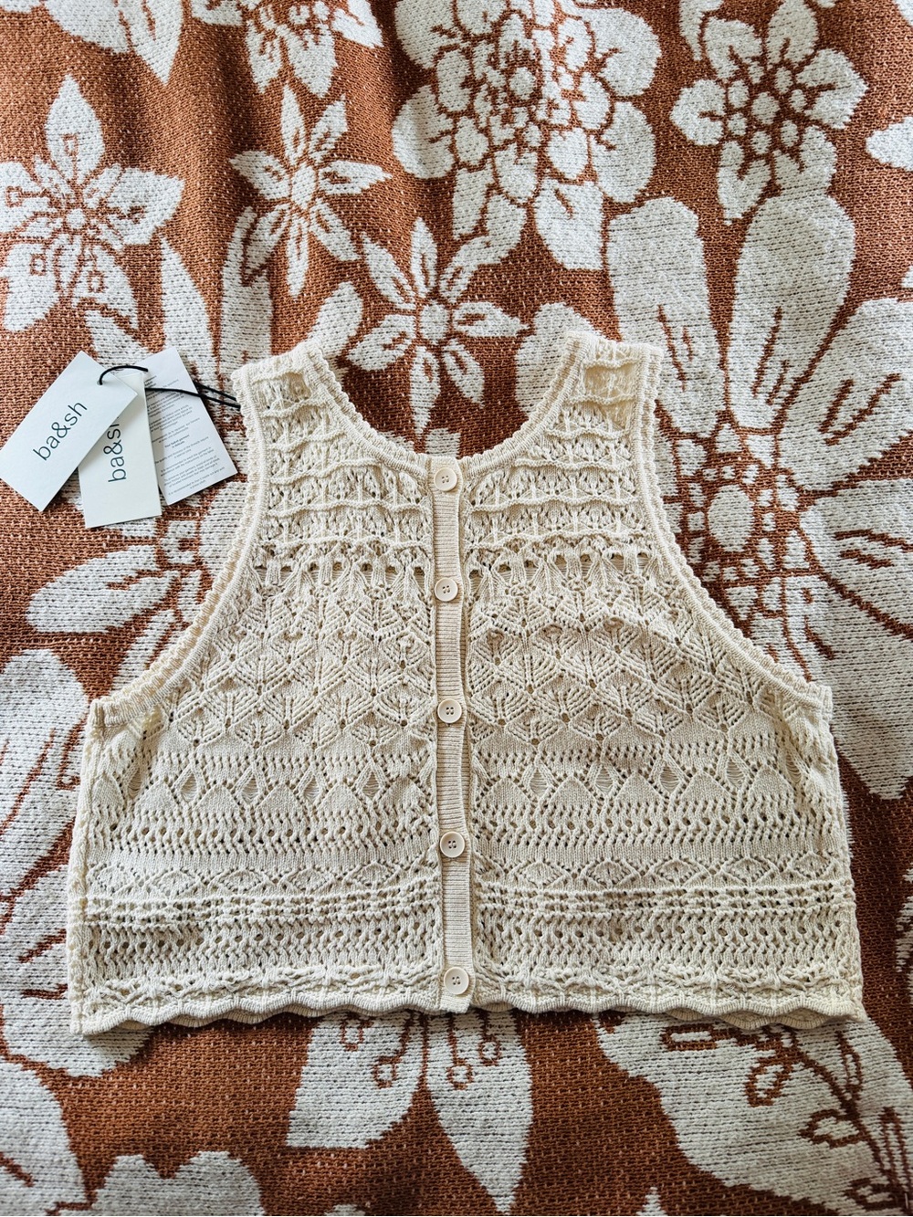 Organic Cotton ✨Crochet Button-Back ✨Crop Tank Top in Cream✨ - Picture 4 of 15